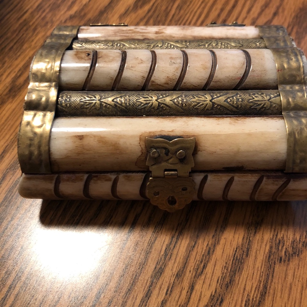 Vintage bone trinket box